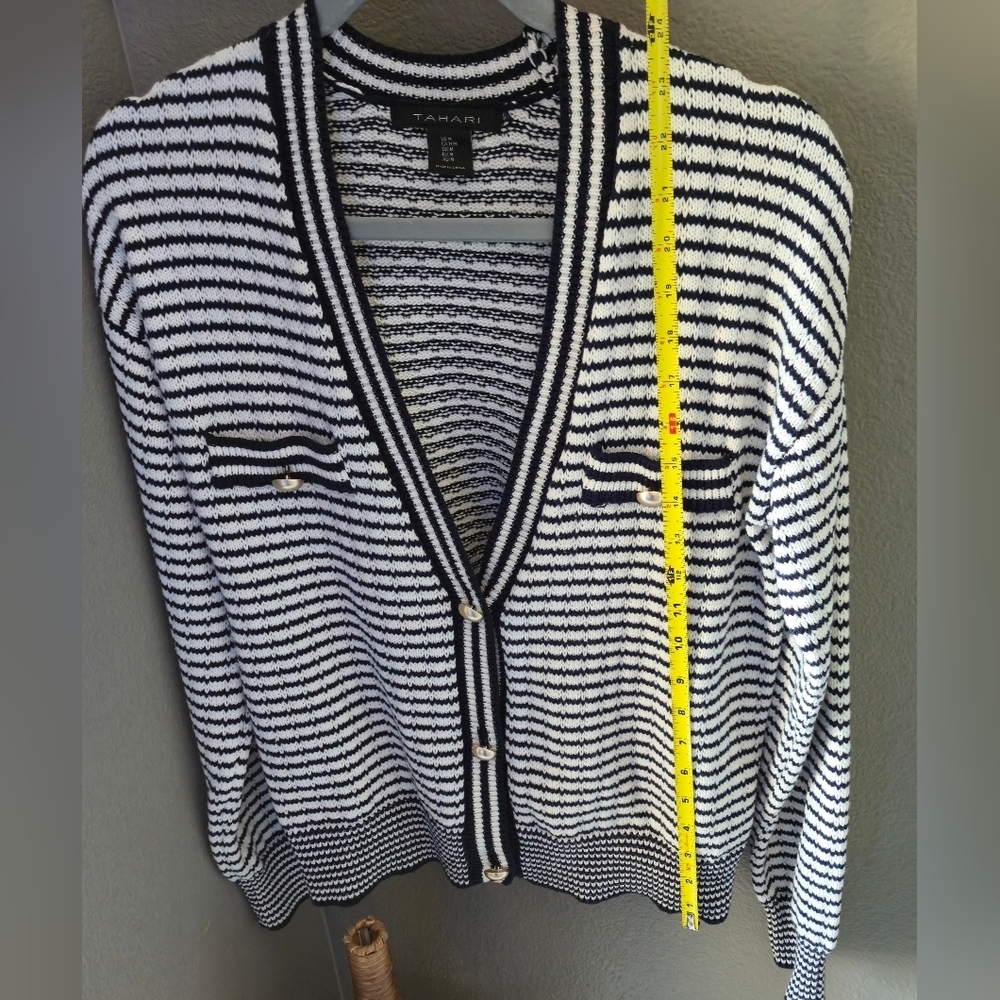Tahari Navy White Striped Cardigan M Coastal Trend Old Money Model Off Duty Prep